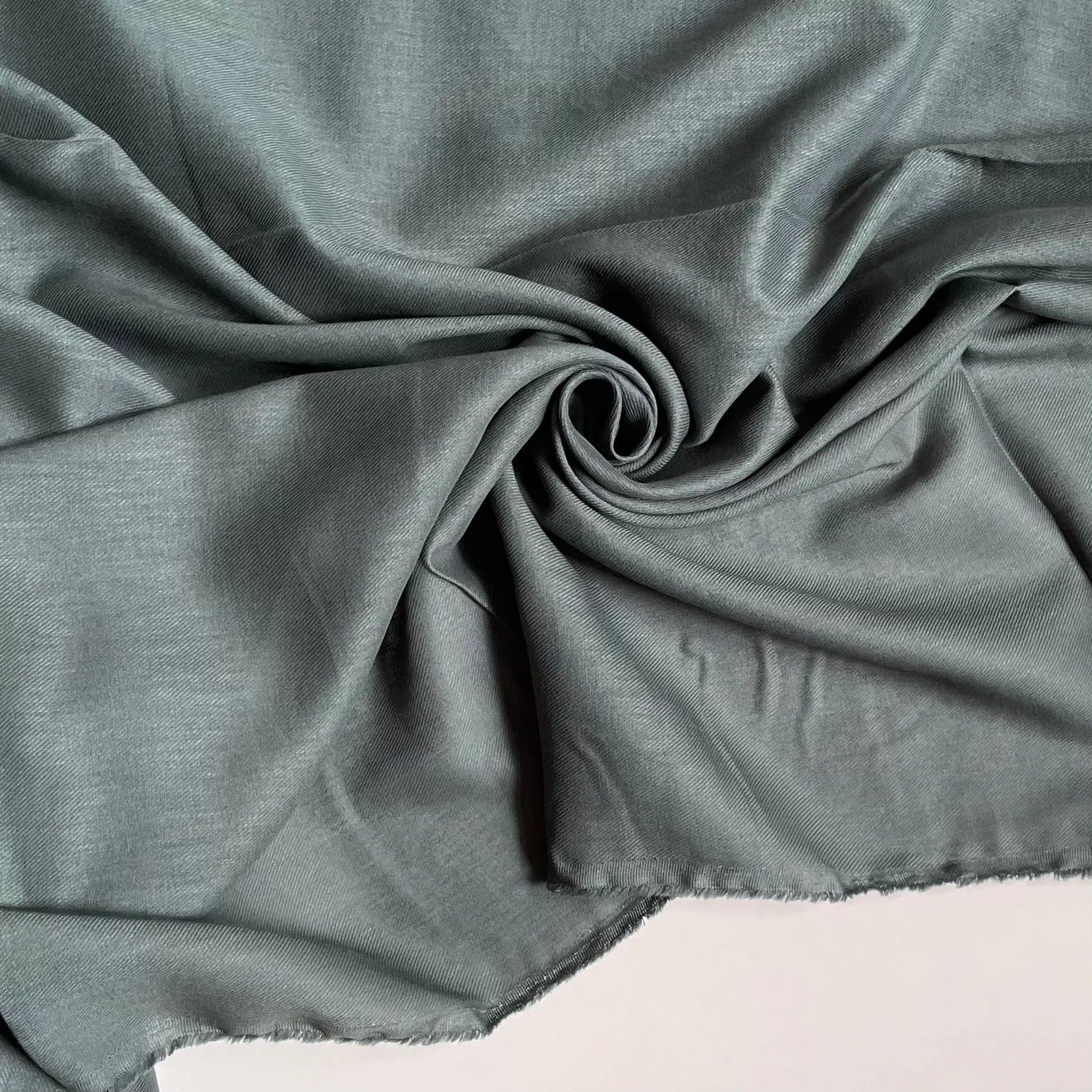 1/2 yard Remnant : Kokka Viyella Cotton / Linen Twill - Ocean