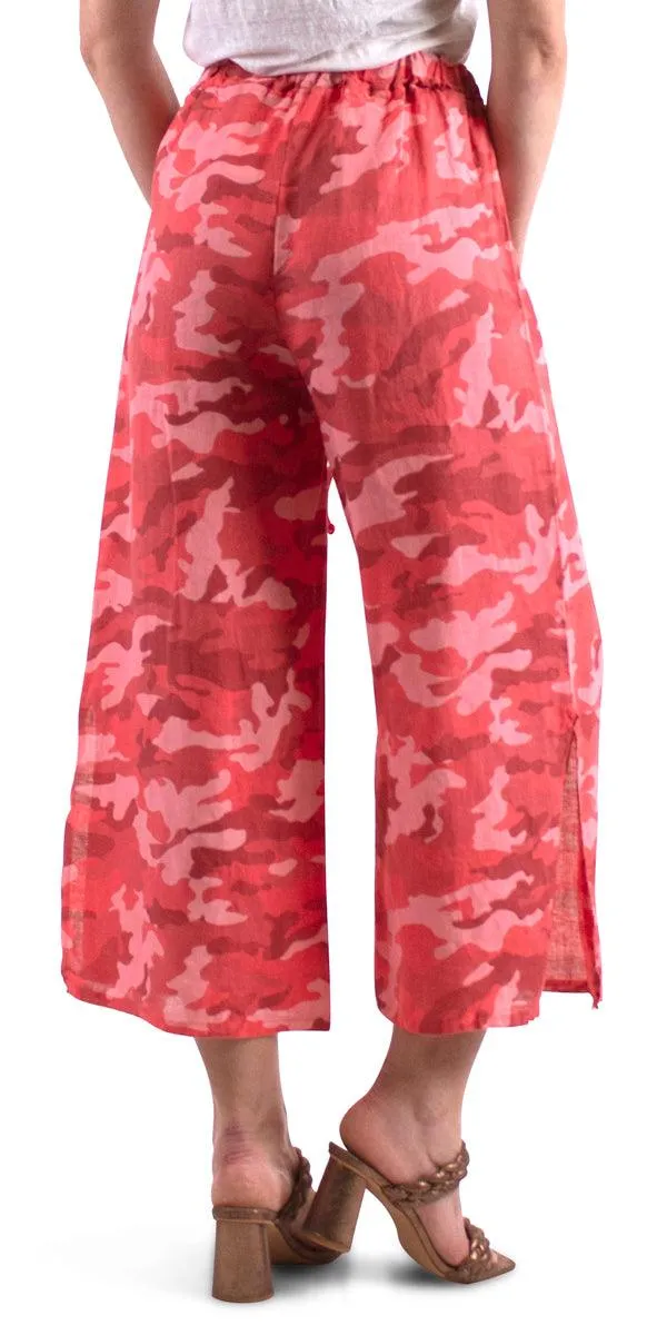 Giulana Camo Capri Pants