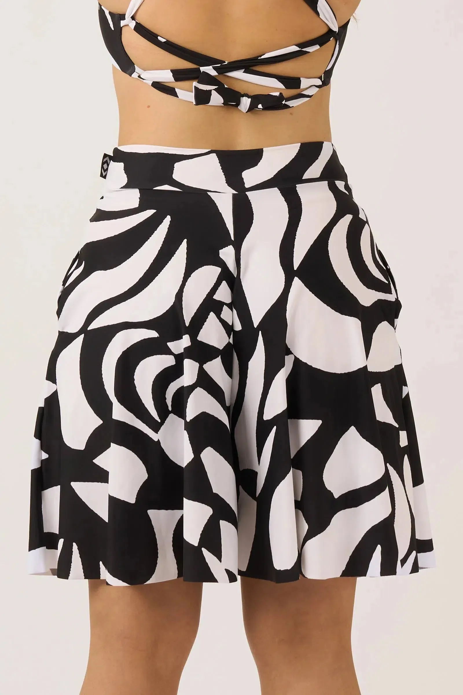 Silky Palazzo Short With Pocket - Black Geo Waves