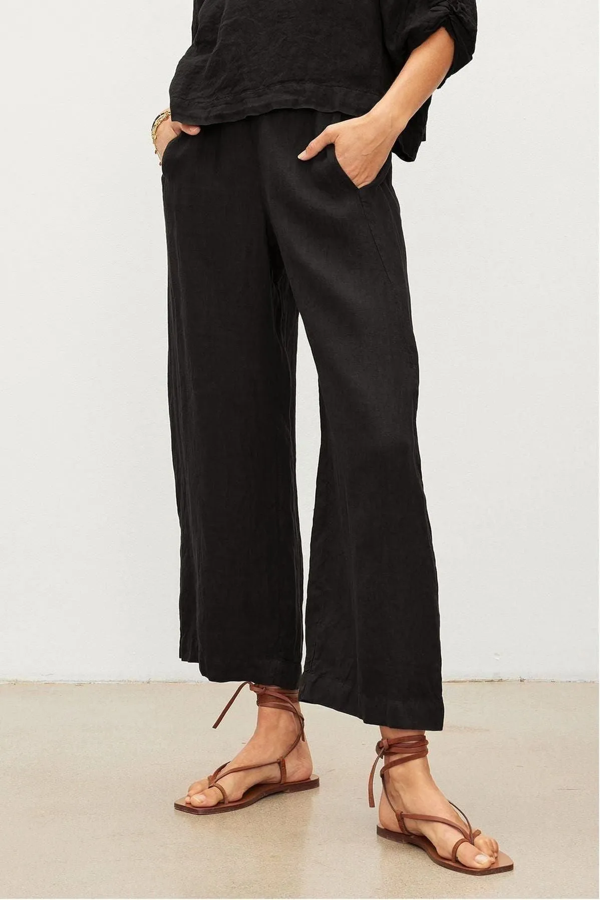 Velvet by Graham & Spencer Lola Pull On Linen Pants | Black